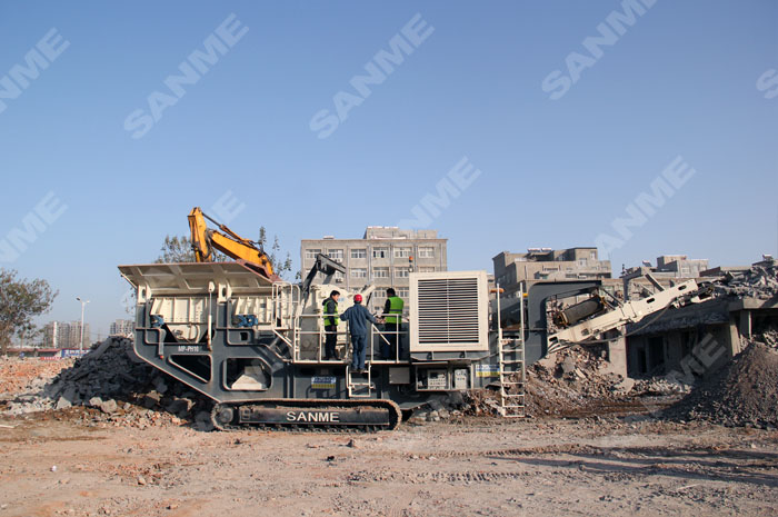 河南時(shí)產(chǎn)100噸履帶移動式建筑垃圾處理生產(chǎn)線