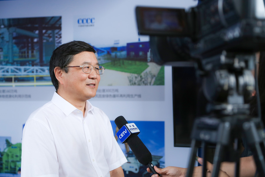 山美股份董事長(zhǎng)楊安民接受中國(guó)教育電視臺(tái)采訪，談建筑垃圾資源化處理