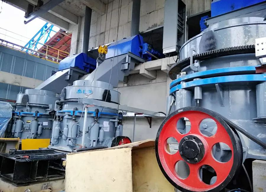 SMS系列多缸液壓圓錐破碎機，精品骨料生產(chǎn)線的理想選擇