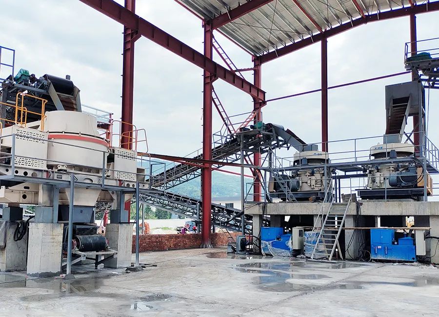 SMS系列多缸液壓圓錐破碎機，精品骨料生產(chǎn)線的理想選擇