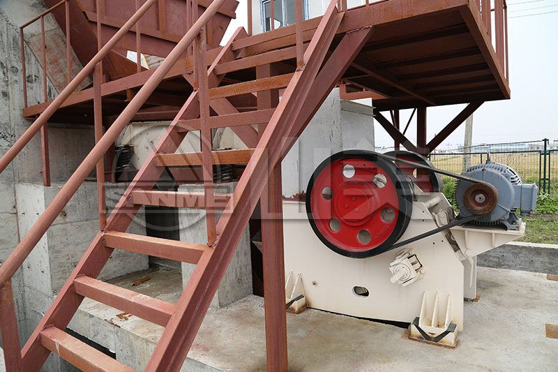 如何保證顎式破碎機(jī)出料均勻？