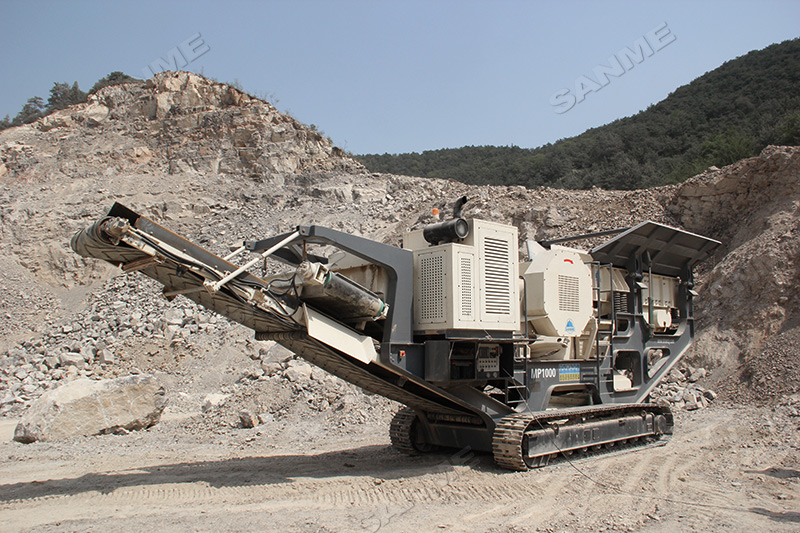 碎石生產(chǎn)線應(yīng)該選擇固定式還是移動(dòng)式？