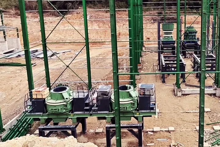 VC7系列立式?jīng)_擊破碎機——多領(lǐng)域適用，展現(xiàn)強大實力