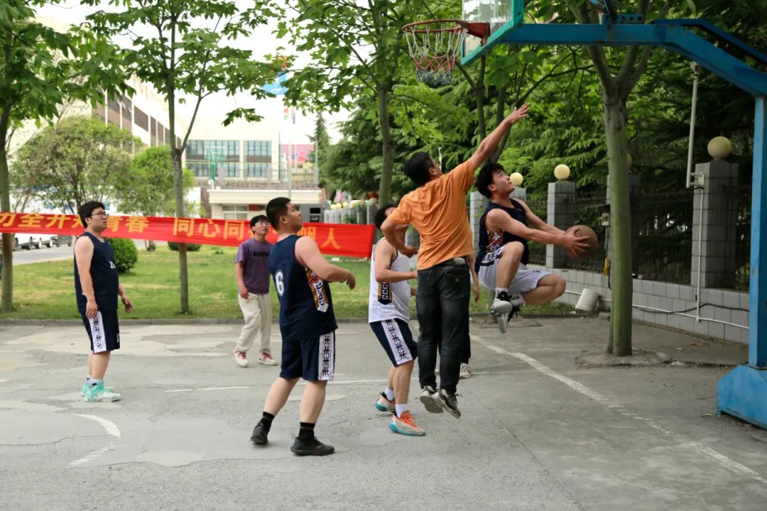 上海山美股份2025春季運動會火熱啟幕！拔河、籃球預(yù)賽燃情開戰(zhàn)