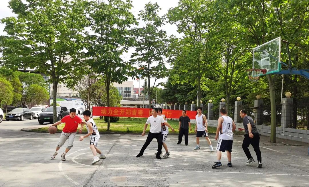 上海山美股份2025春季運動會火熱啟幕！拔河、籃球預(yù)賽燃情開戰(zhàn)