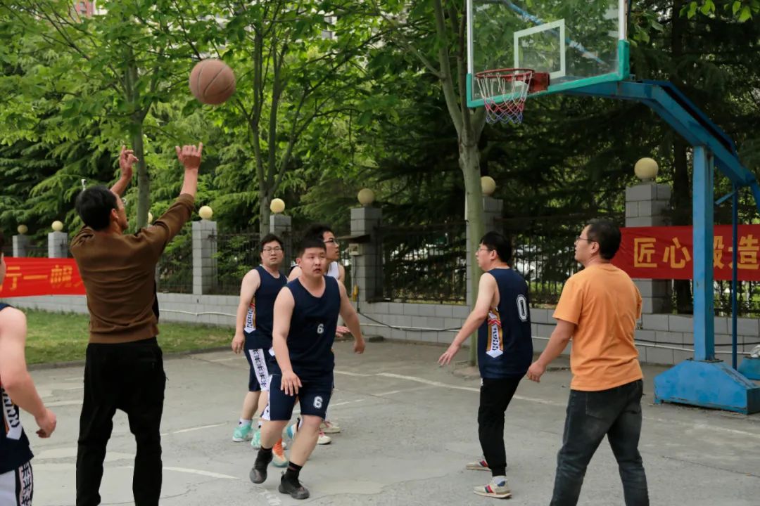 上海山美股份2025春季運動會火熱啟幕！拔河、籃球預(yù)賽燃情開戰(zhàn)