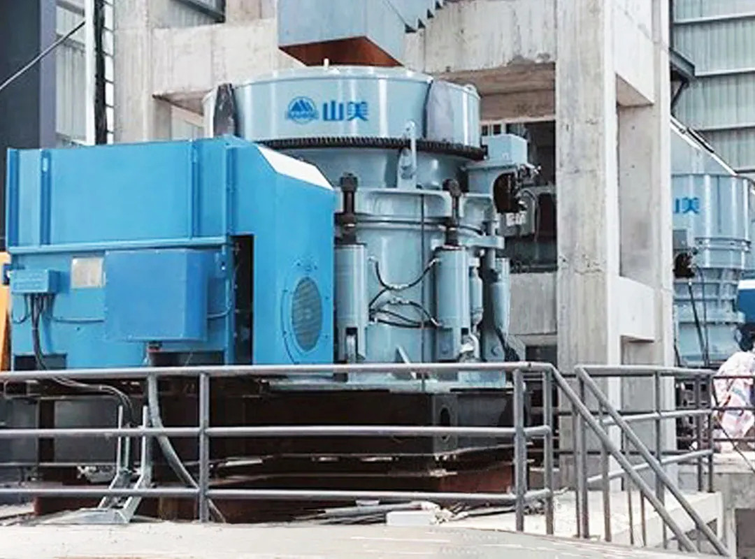 2臺SMS5000C大型多缸液壓圓錐破碎機服務于河南信陽時產1400噸花崗巖尾礦制砂生產項目